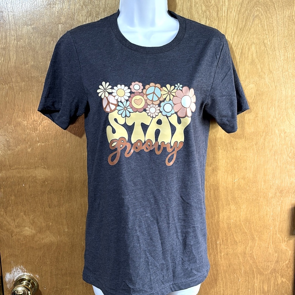 Stay Groovy women’s tee. Size XS. Grey/Blue.
